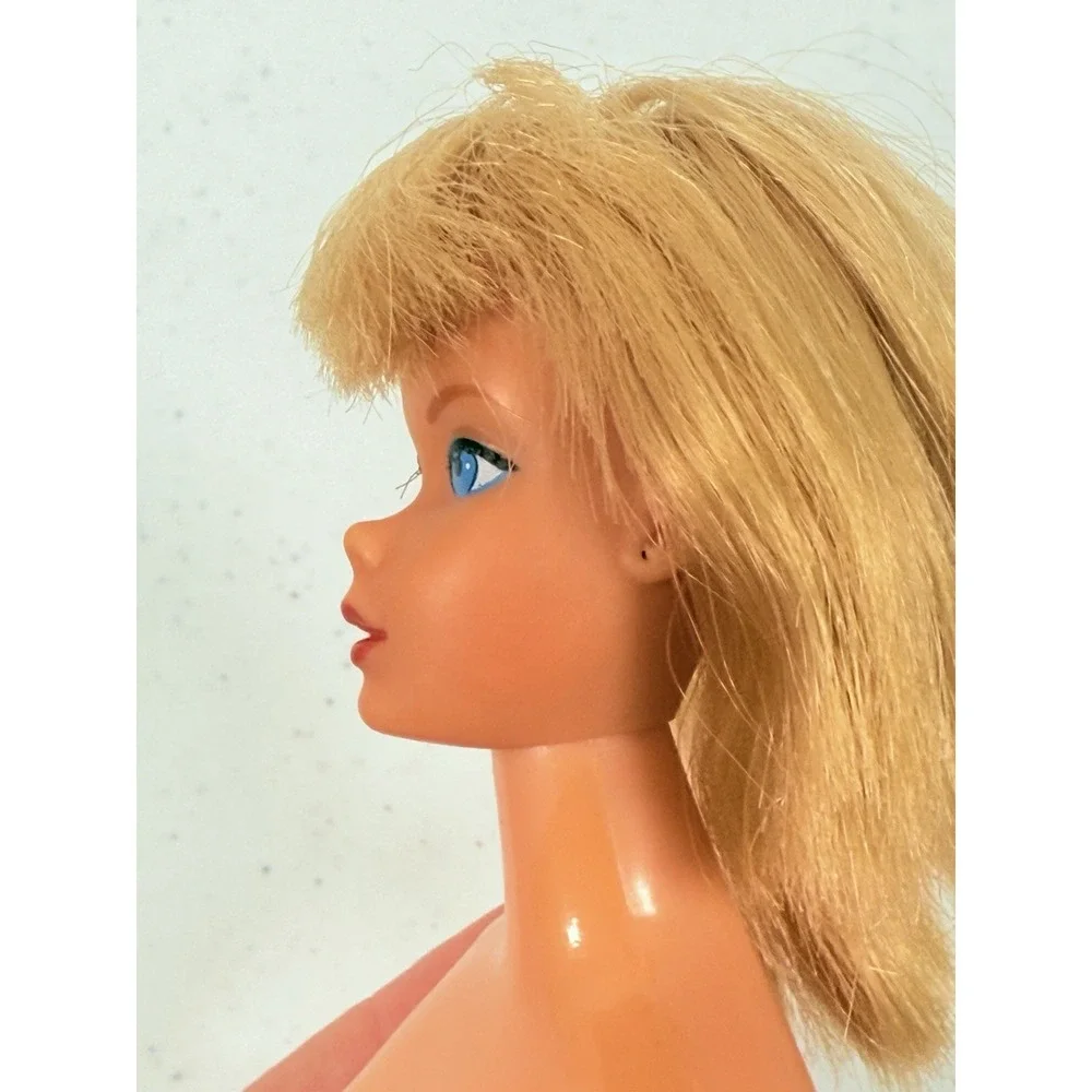 Vintage 1970 Mattel Dramatic New Living Barbie Blonde #1116 Taiwan Mod Doll